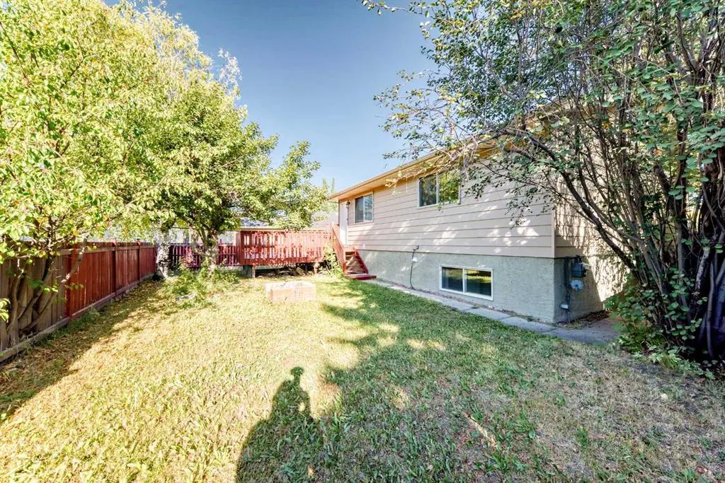 51 Macewan Park Way NW