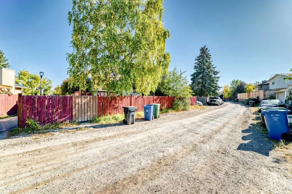 51 Macewan Park Way NW