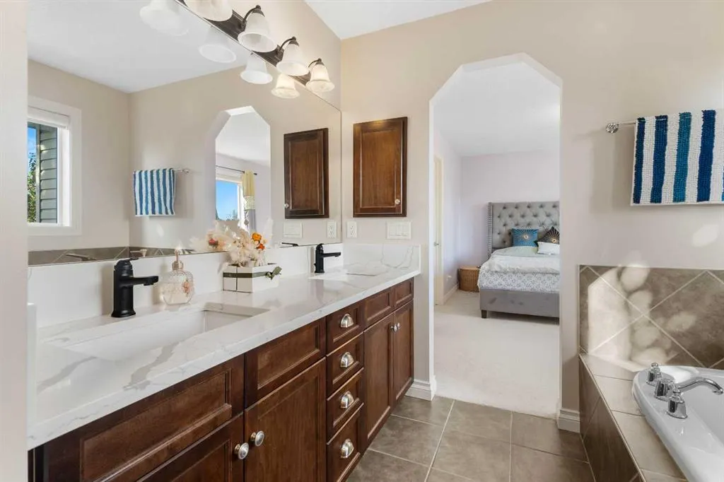 36 Aspen Hills Close SW