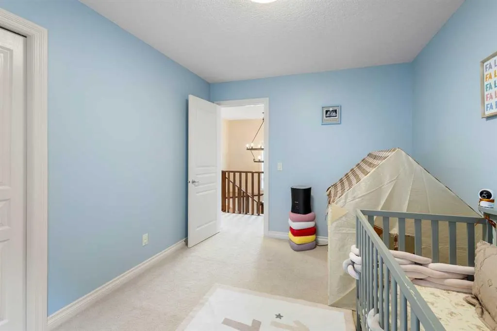 36 Aspen Hills Close SW