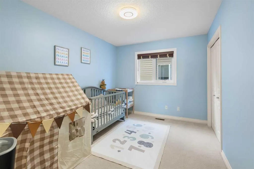 36 Aspen Hills Close SW