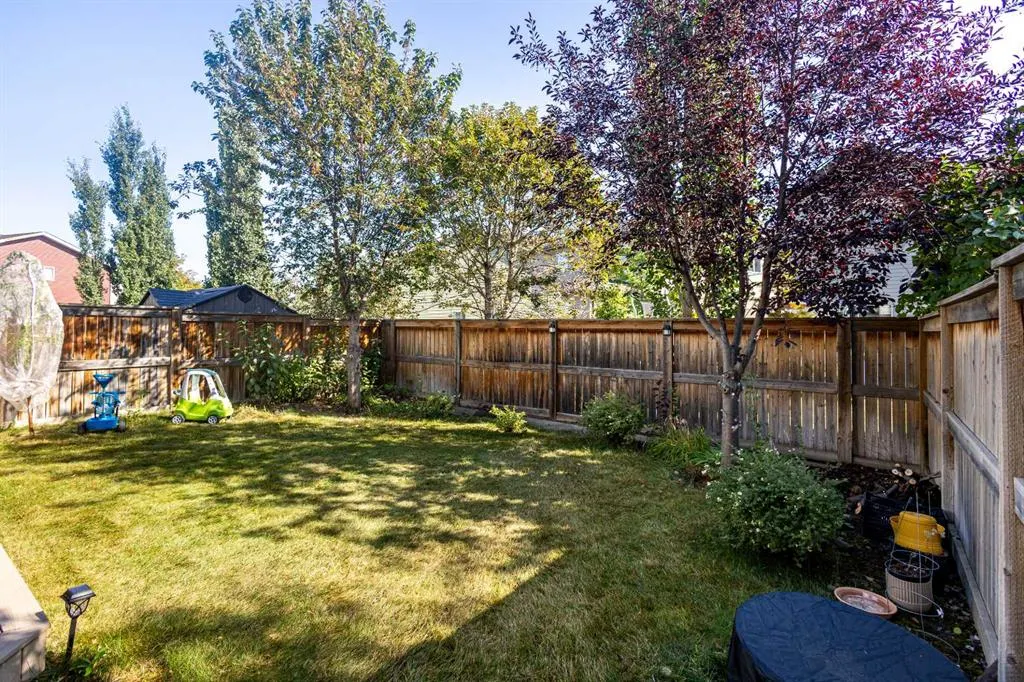 36 Aspen Hills Close SW