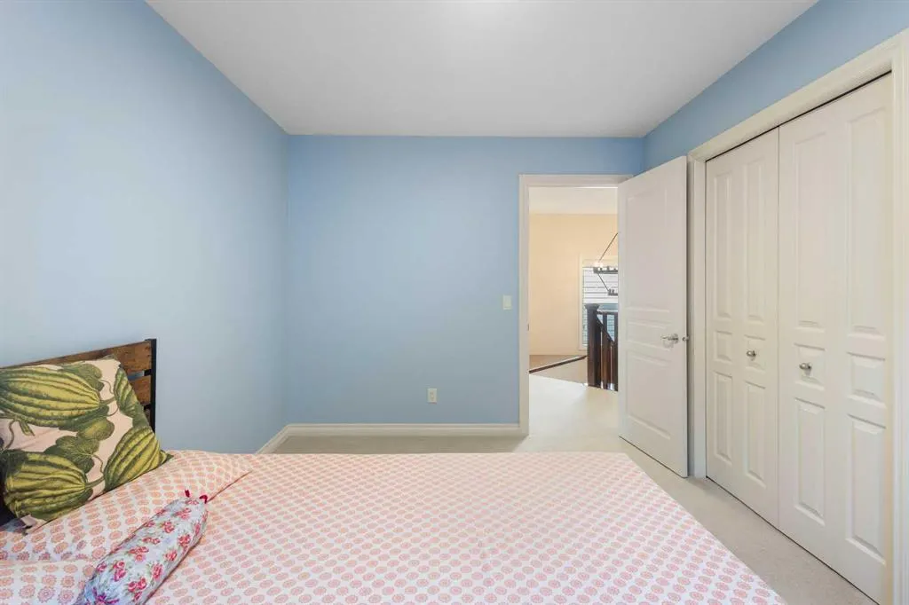 36 Aspen Hills Close SW