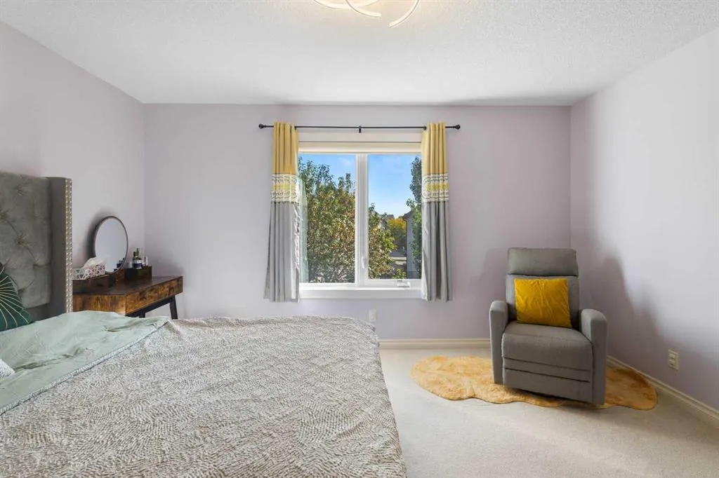 36 Aspen Hills Close SW