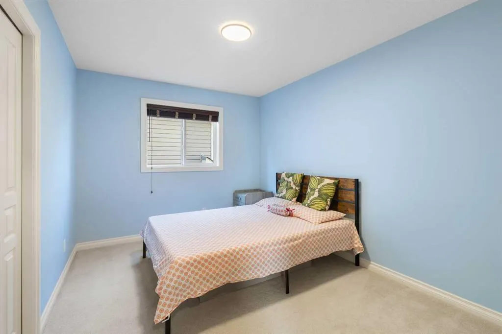 36 Aspen Hills Close SW