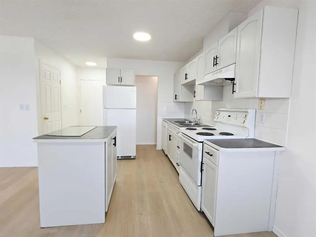 6825 Centre Street NW, #302
