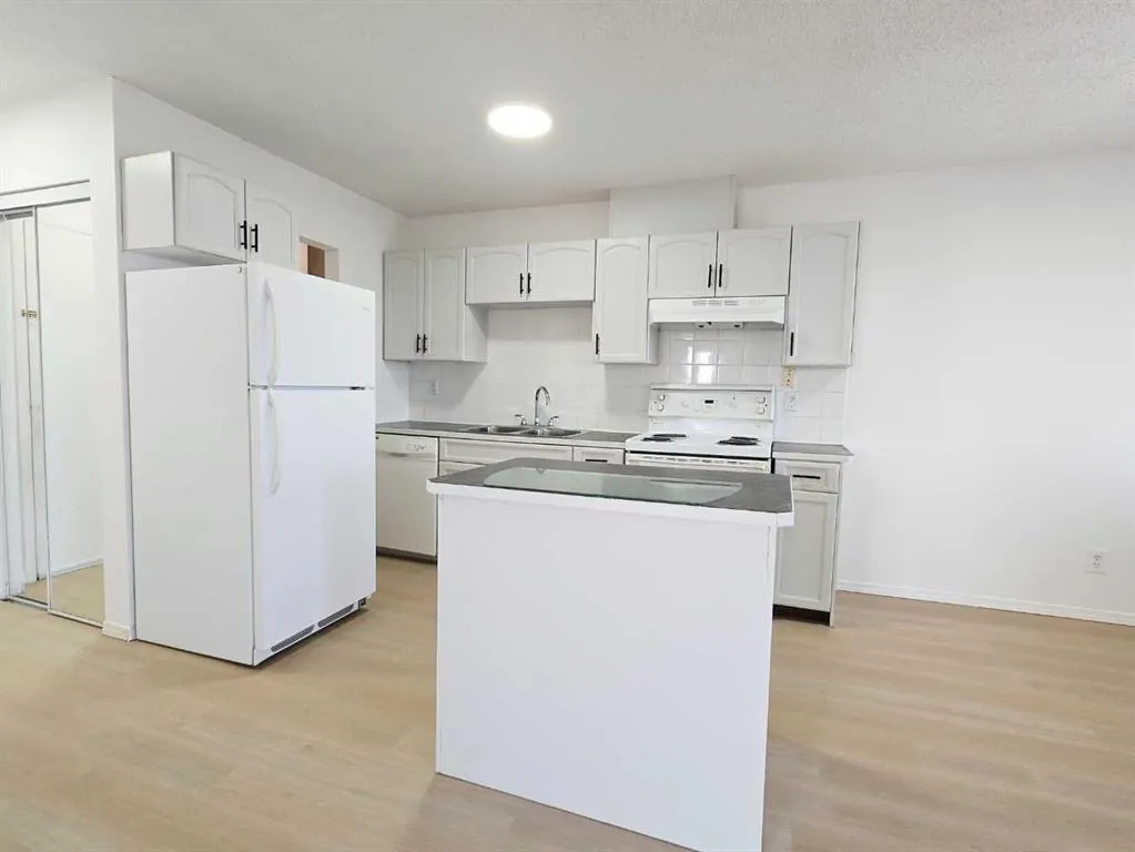 6825 Centre Street NW, #302