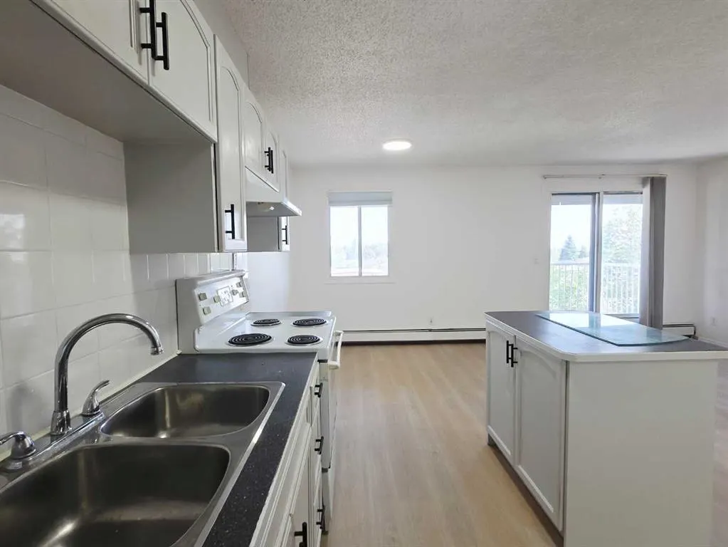 6825 Centre Street NW, #302