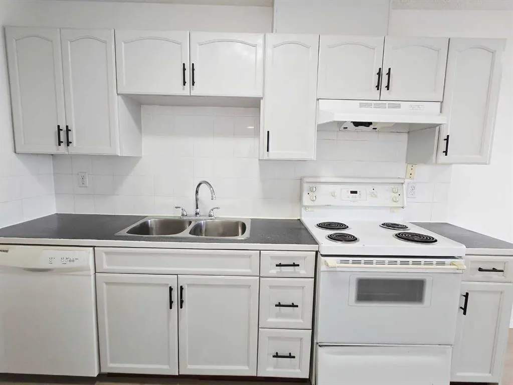 6825 Centre Street NW, #302