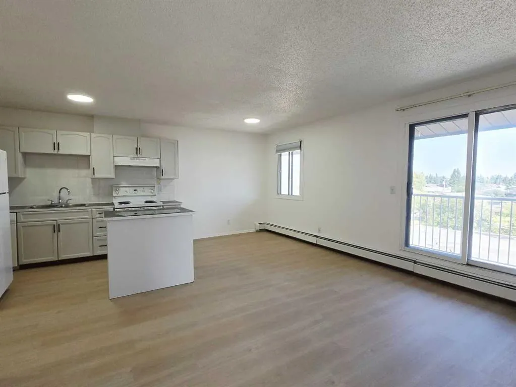 6825 Centre Street NW, #302