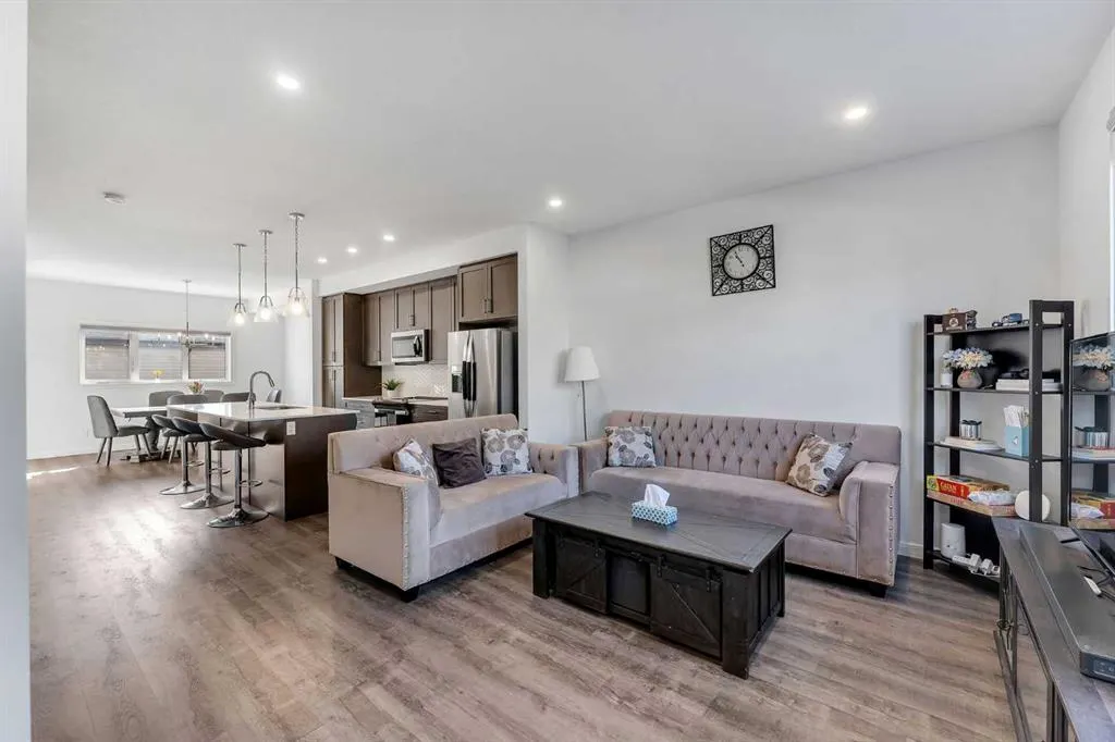 72 Creekside Boulevard SW
