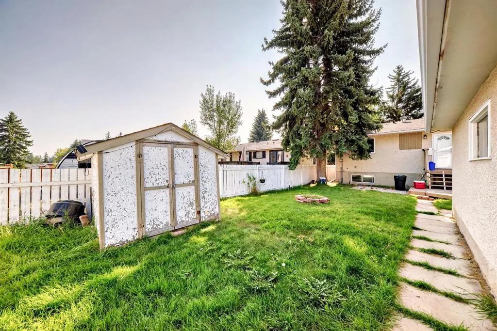 11151 Braeside Drive SW