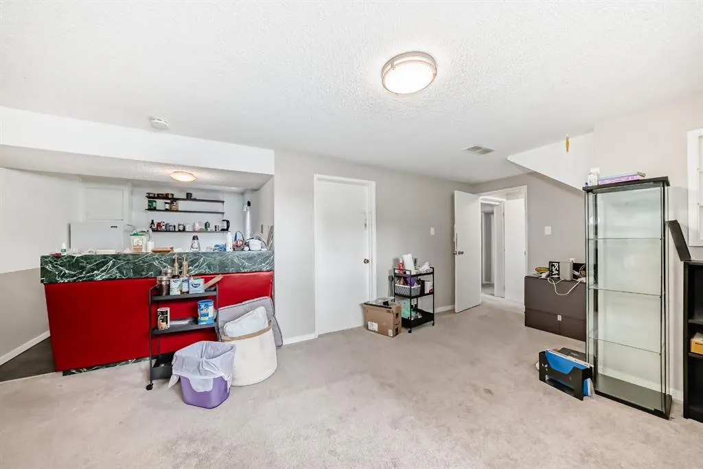 11151 Braeside Drive SW