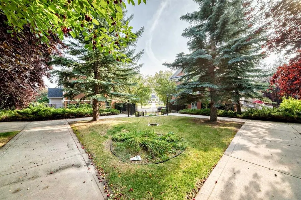 84 Inverness Square SE
