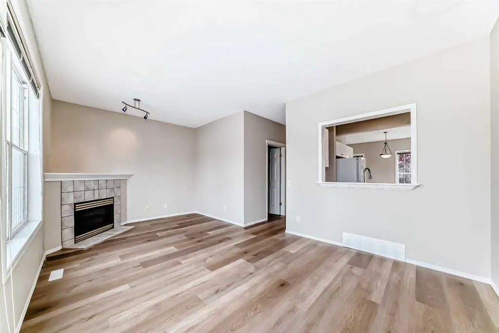 84 Inverness Square SE