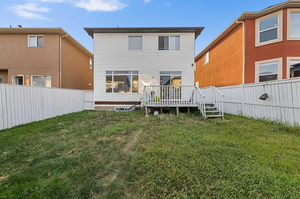 17 Saddlecrest Crescent NE