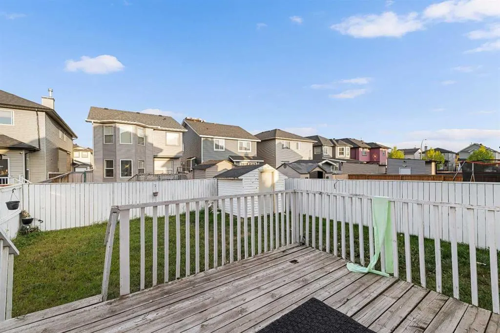 17 Saddlecrest Crescent NE