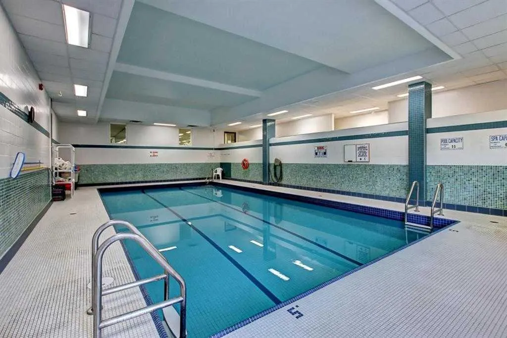 145 POINT Drive NW, #208