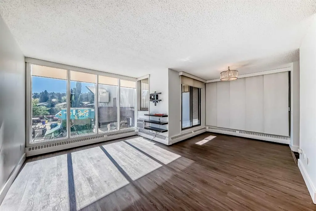 145 POINT Drive NW, #208