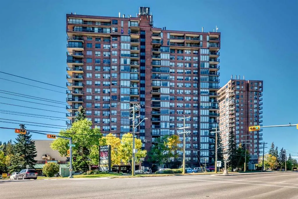 145 POINT Drive NW, #208