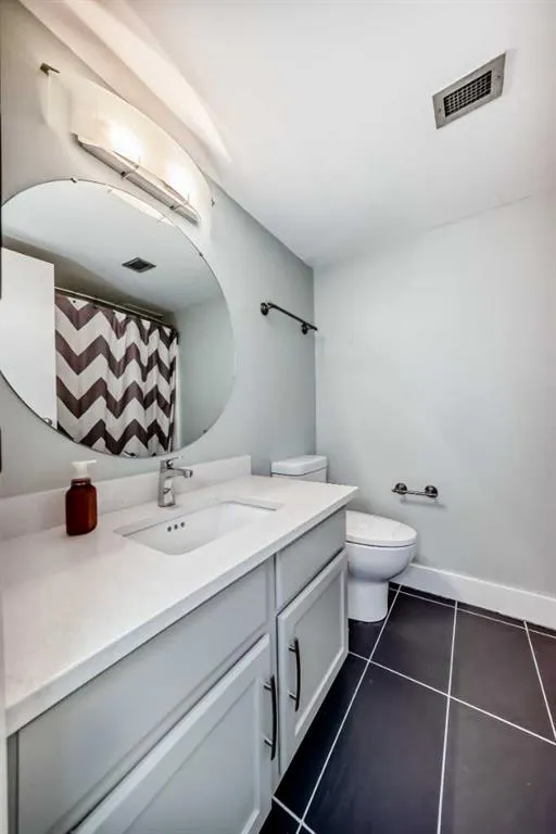 145 POINT Drive NW, #208