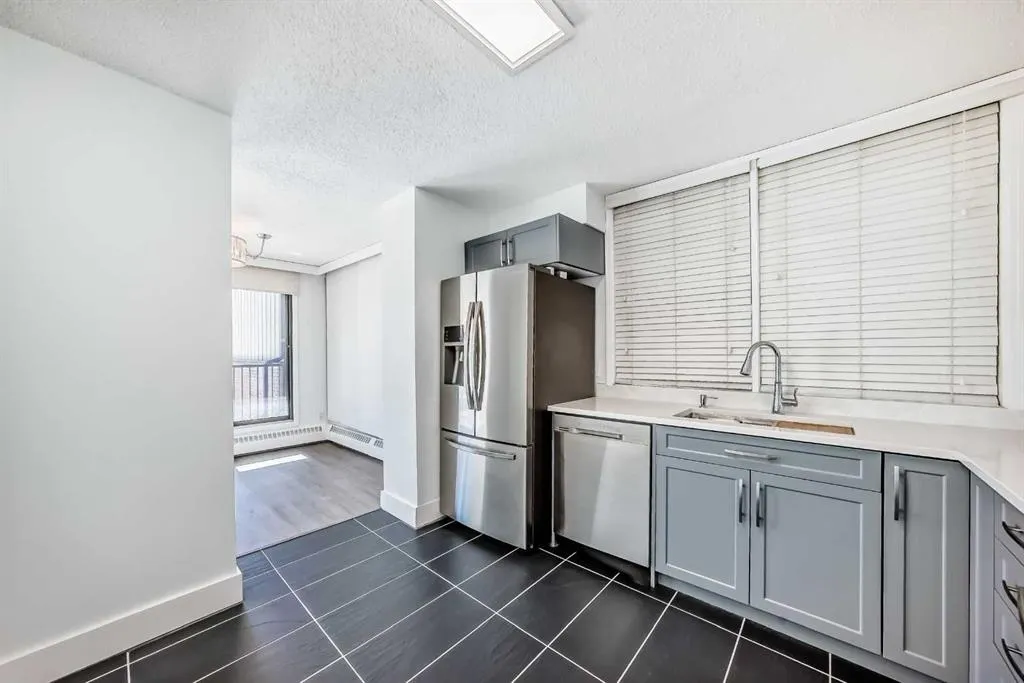145 POINT Drive NW, #208