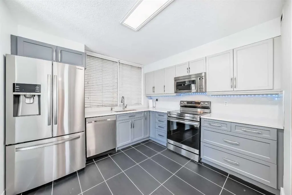 145 POINT Drive NW, #208