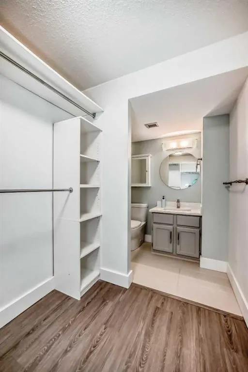145 POINT Drive NW, #208