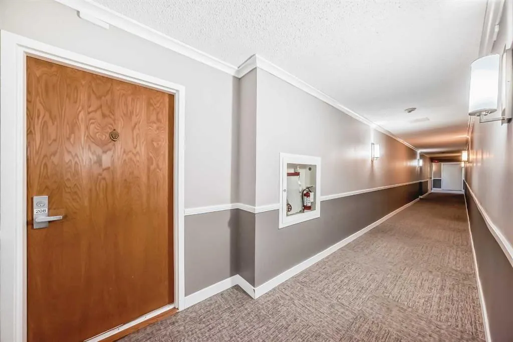 145 POINT Drive NW, #208
