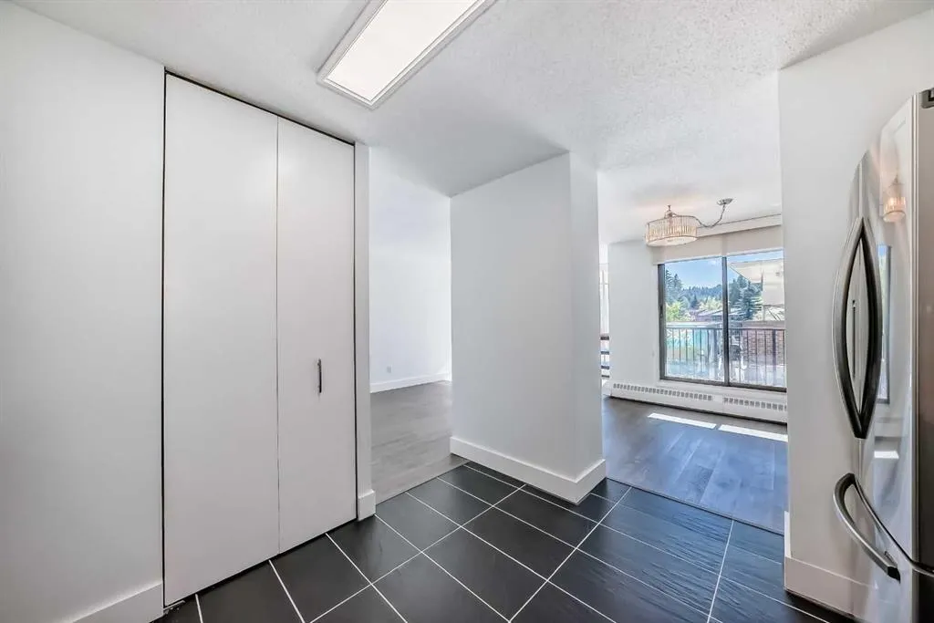 145 POINT Drive NW, #208
