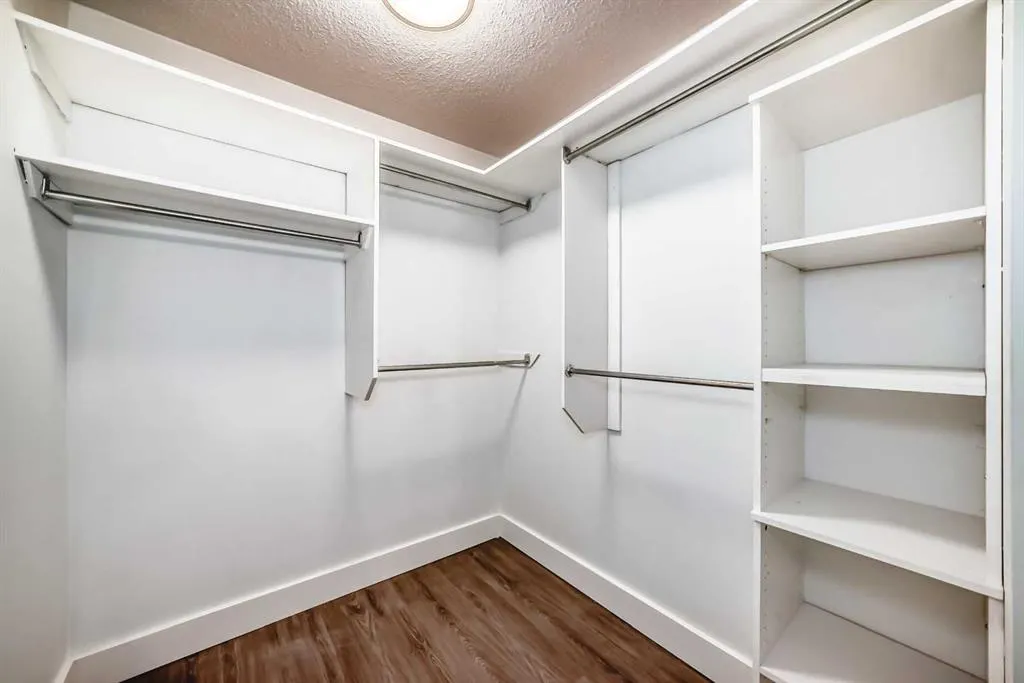 145 POINT Drive NW, #208