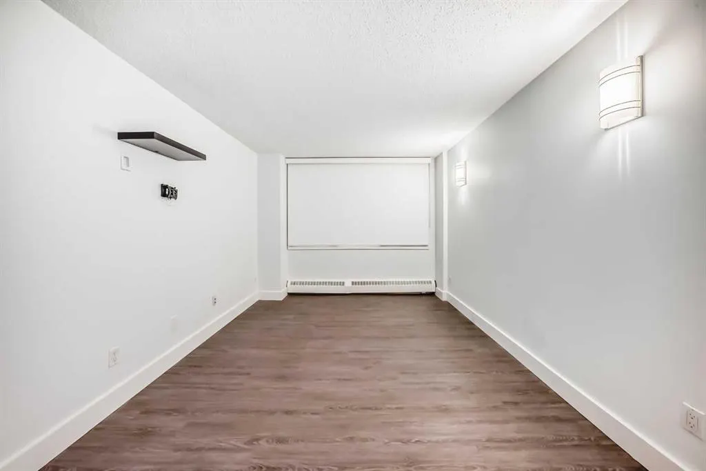 145 POINT Drive NW, #208