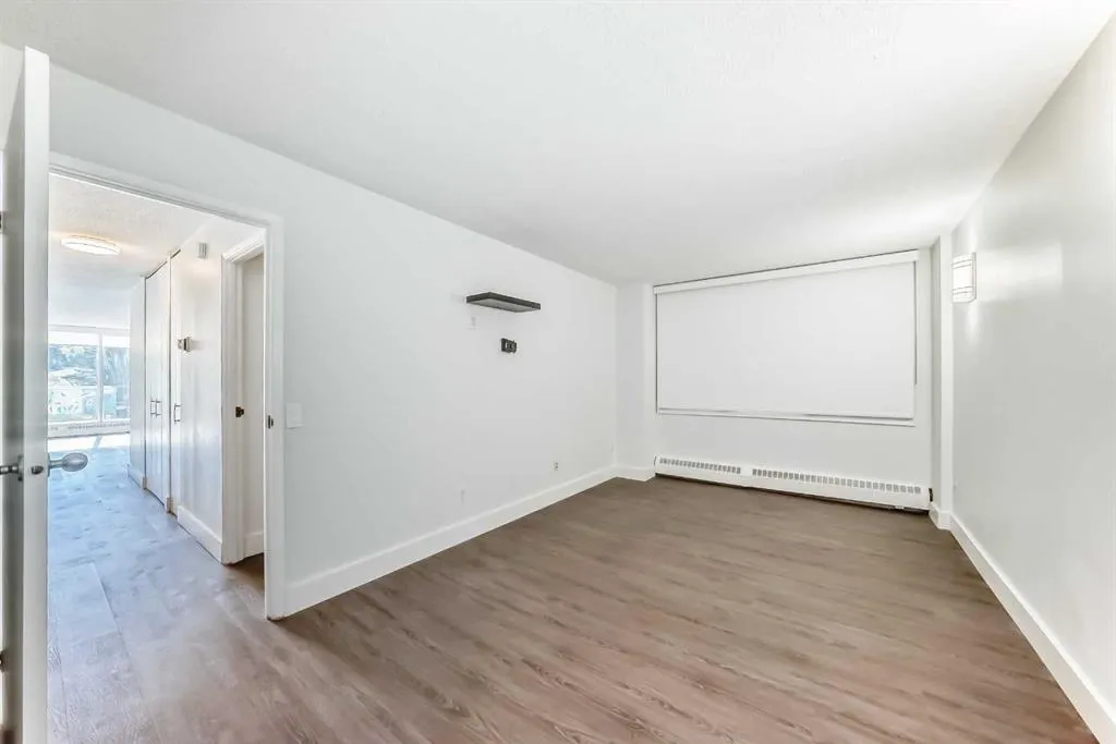 145 POINT Drive NW, #208