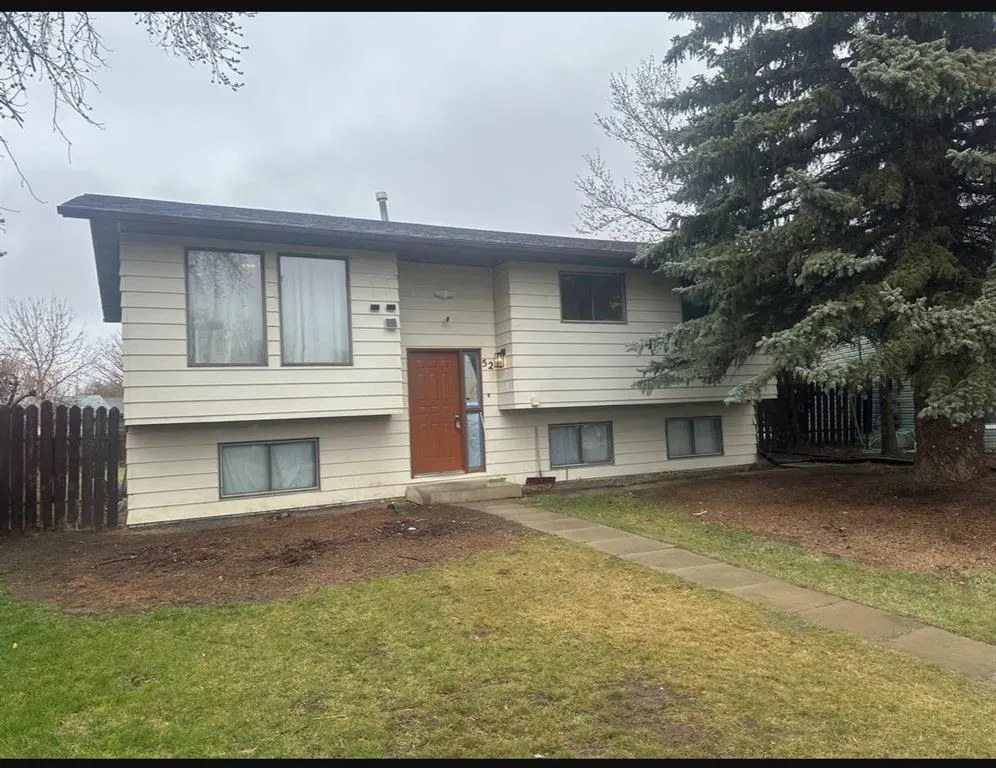 52 Wildrose Crescent W