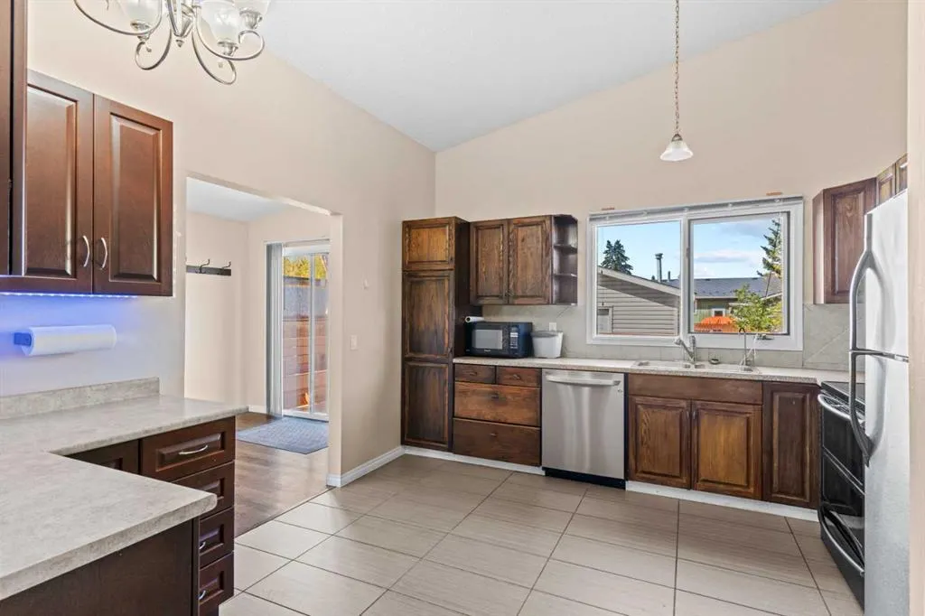 212 Queen Anne Road SE