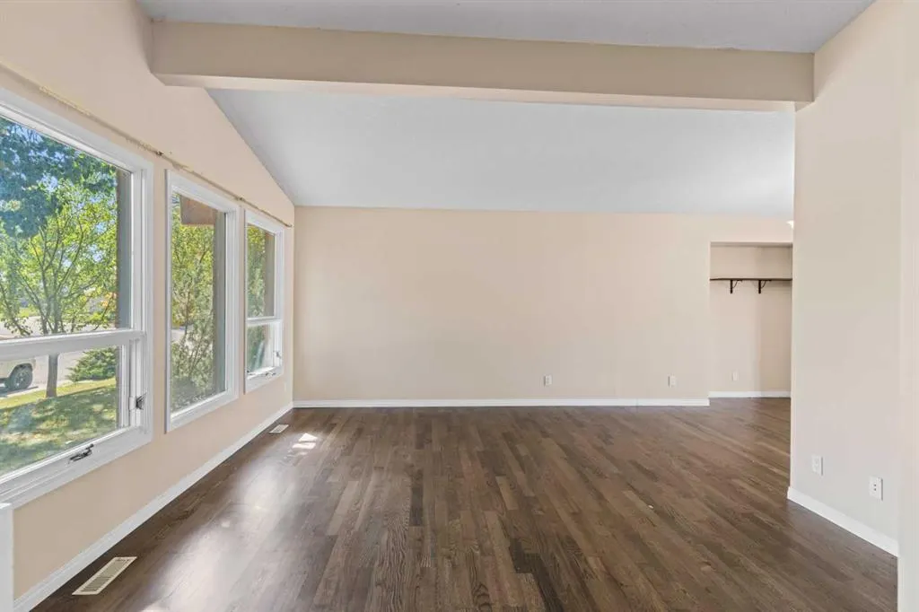 212 Queen Anne Road SE