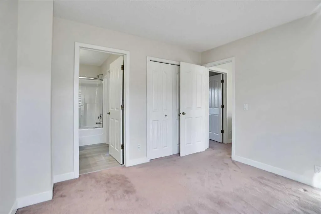 9195 Edgebrook Drive NW