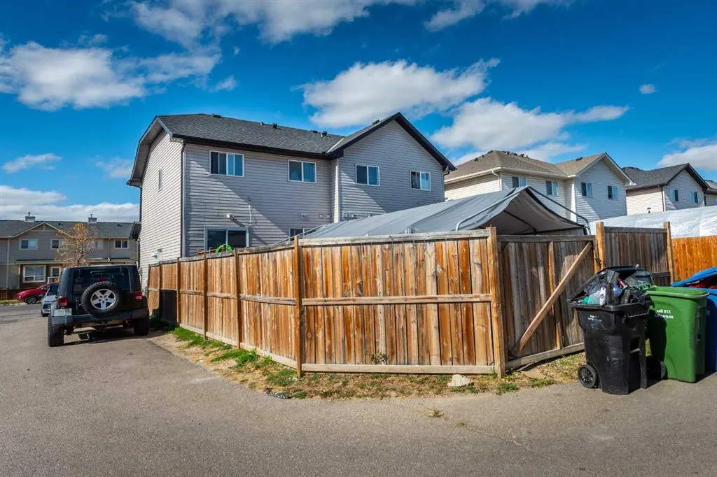10 Tarawood Lane NE
