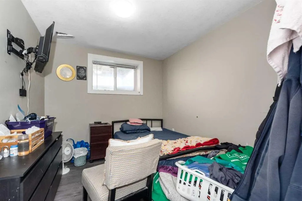 10 Tarawood Lane NE
