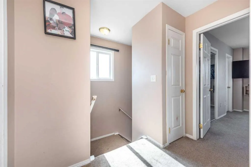 10 Tarawood Lane NE