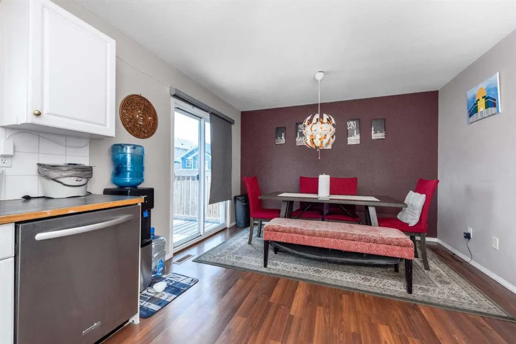 10 Tarawood Lane NE