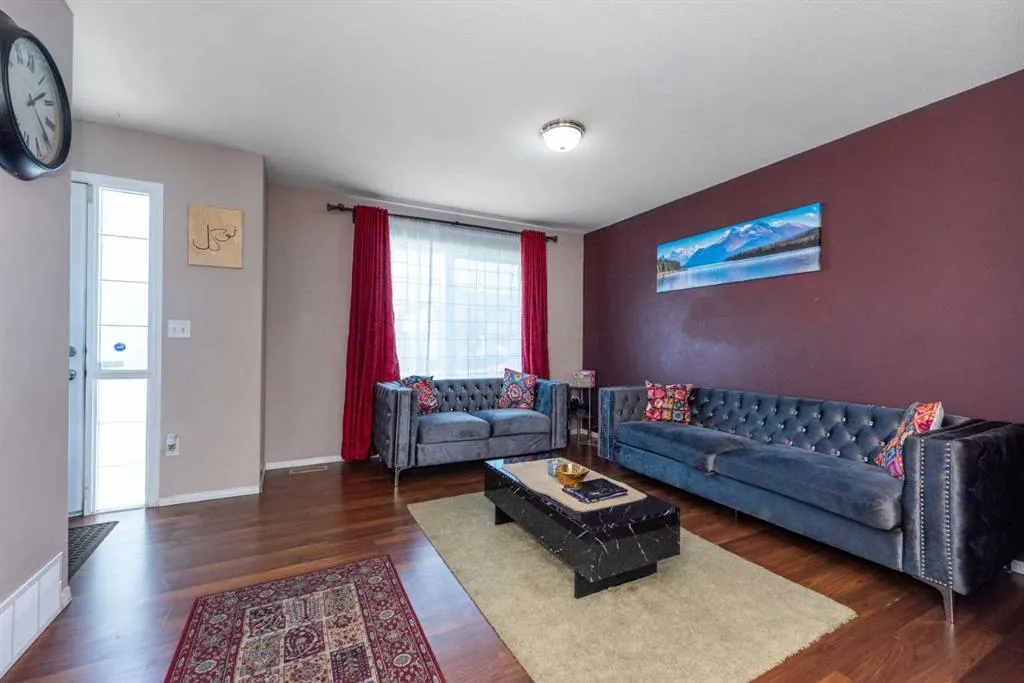 10 Tarawood Lane NE