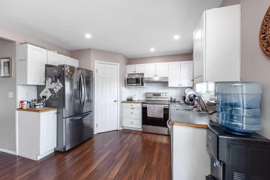 10 Tarawood Lane NE