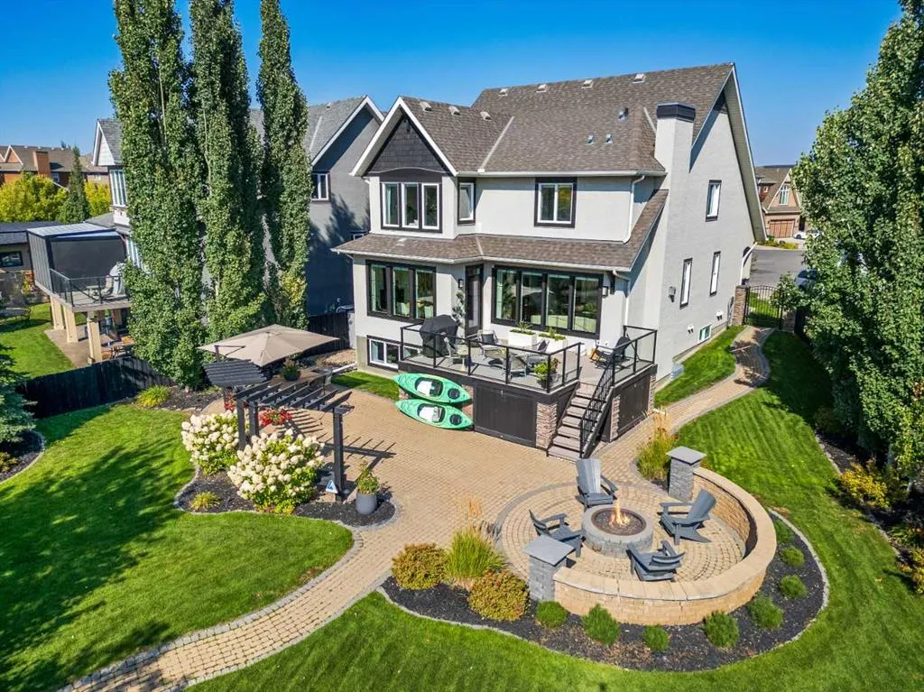 228 Mahogany Bay SE