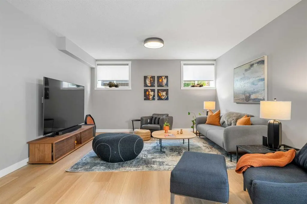 228 Mahogany Bay SE