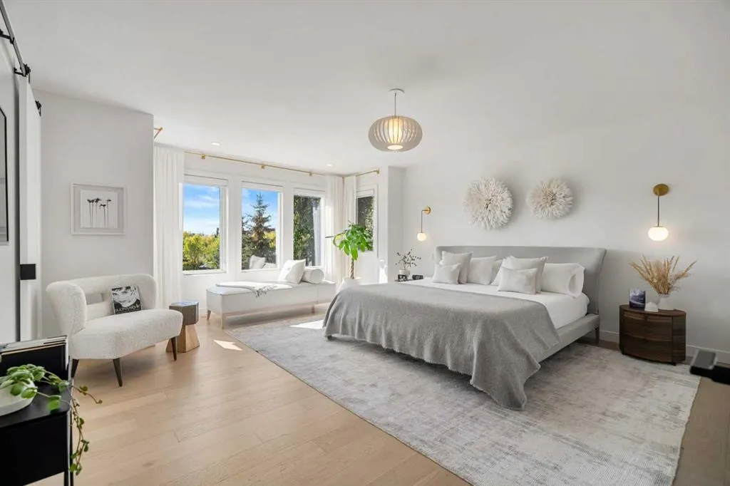 228 Mahogany Bay SE