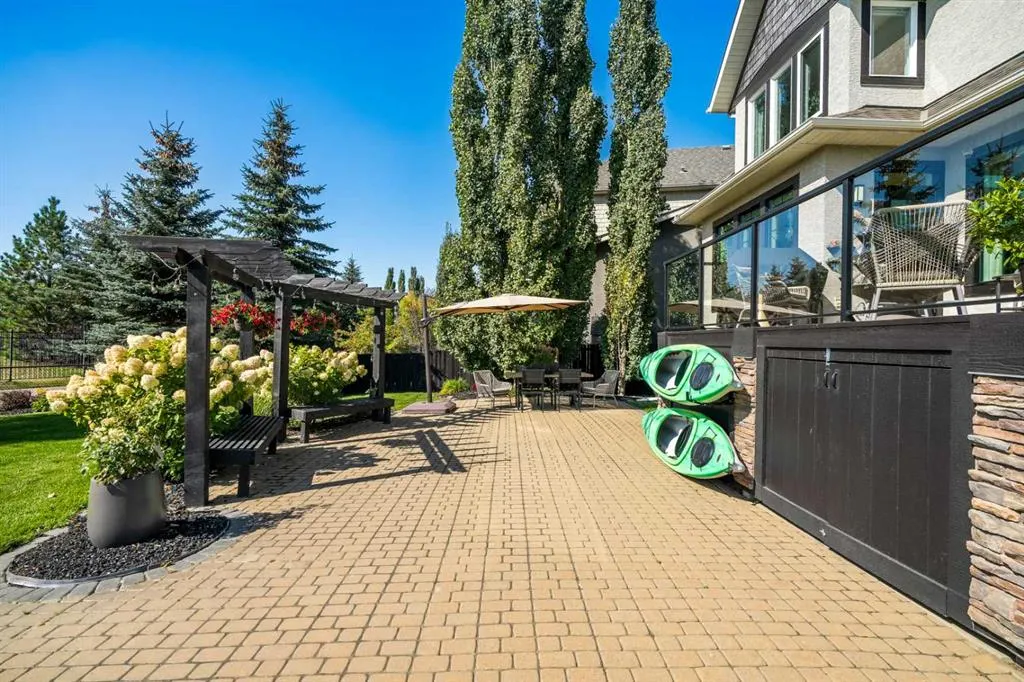 228 Mahogany Bay SE