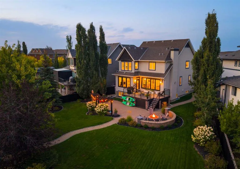 228 Mahogany Bay SE