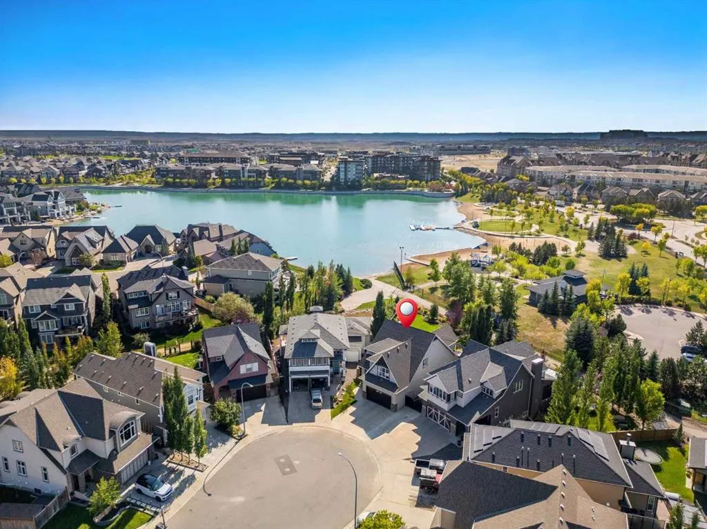 228 Mahogany Bay SE
