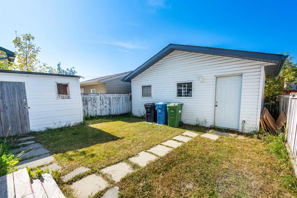 148 Martin Crossing Crescent NE